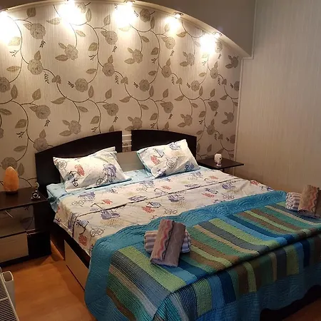 Marina House בית הארחה