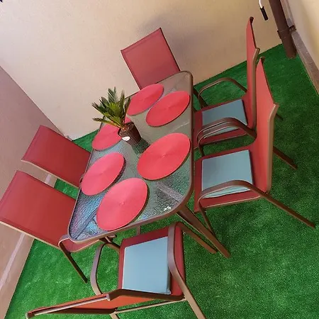 بيت ضيافة Marina House كونستانتا