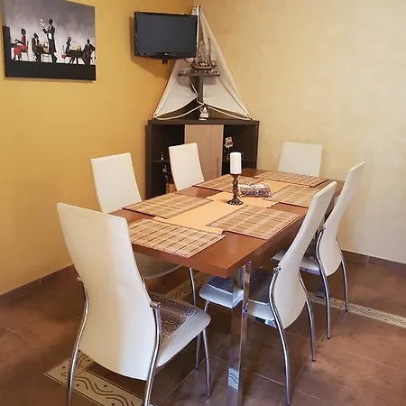Marina House بيت ضيافة *