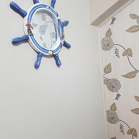 Marina House بيت ضيافة كونستانتا